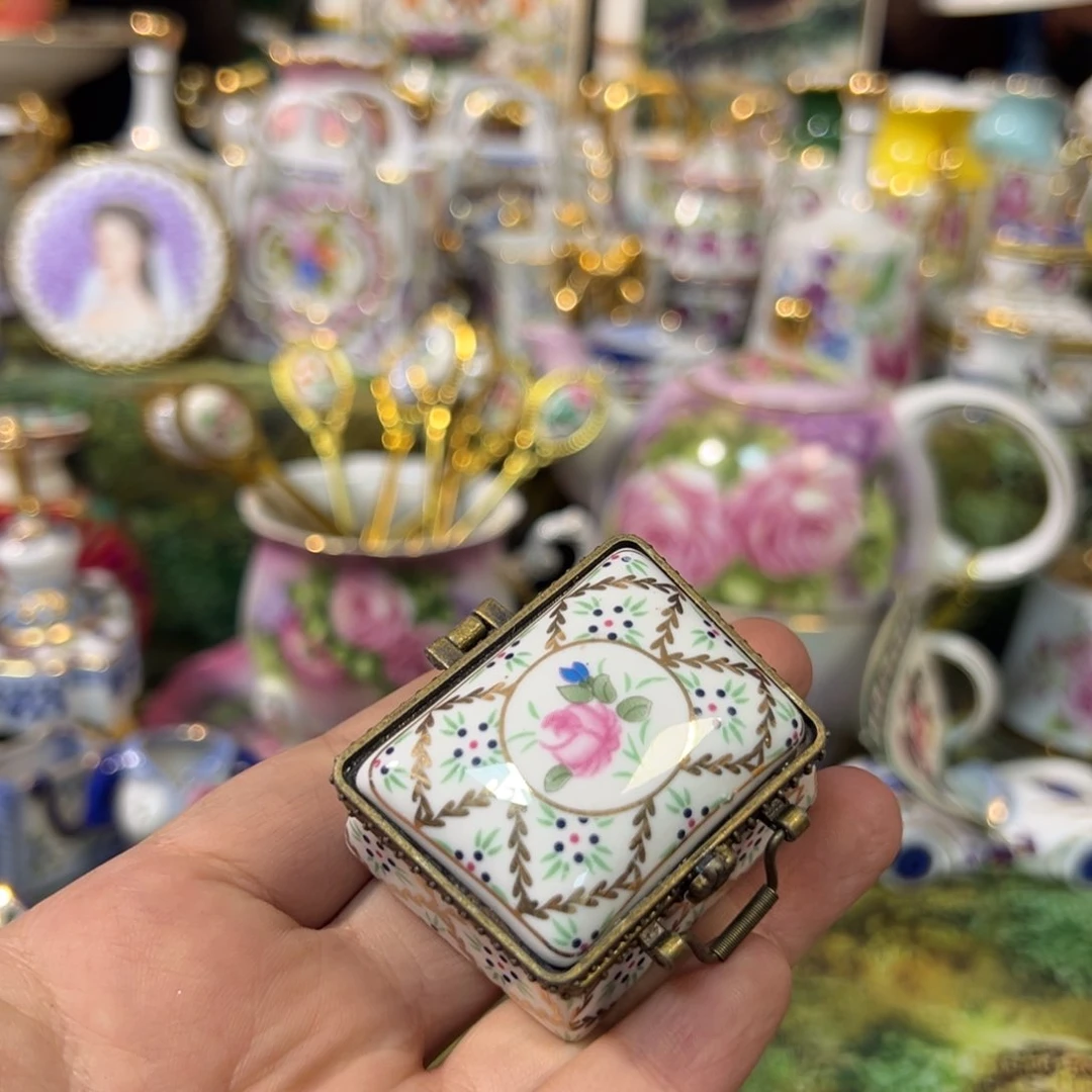 摆件鹿与海陶瓷家居用品有限公司