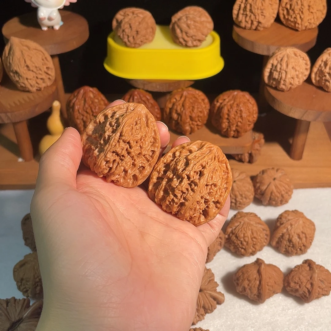 文玩核桃把件42南疆石色差