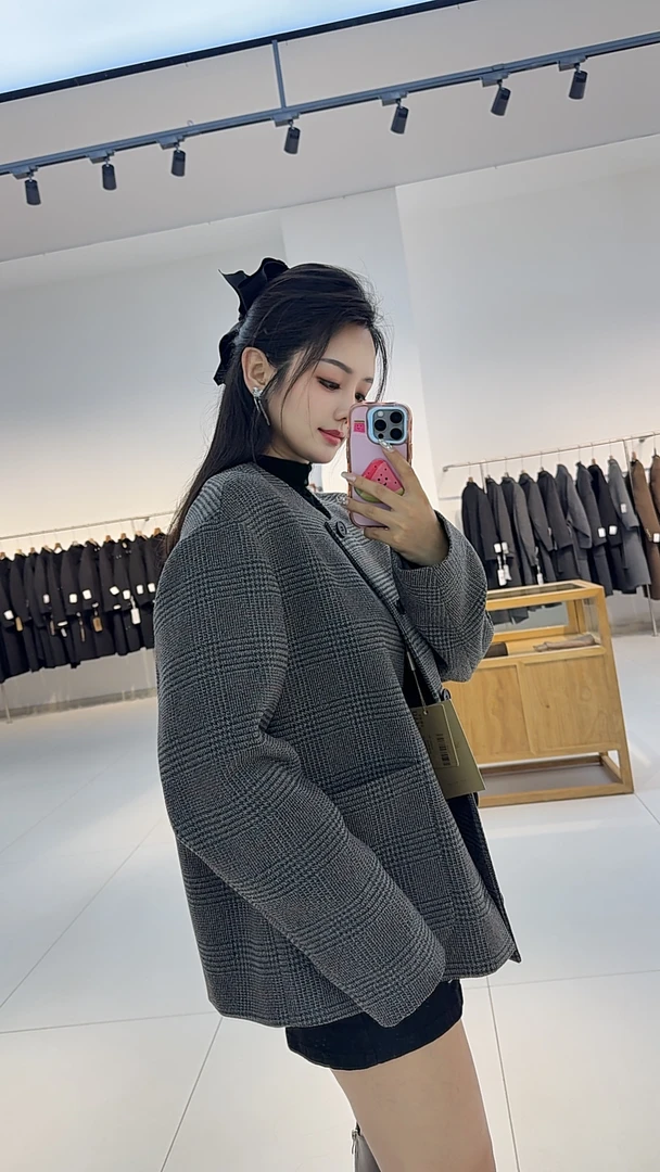 无领单排扣中长款外套  鄂市产地 （10057）