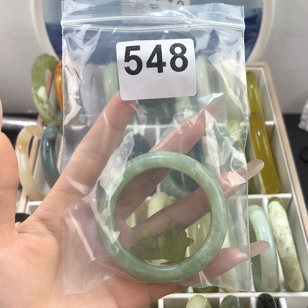 ****️蛇纹石玉未镶嵌颈饰