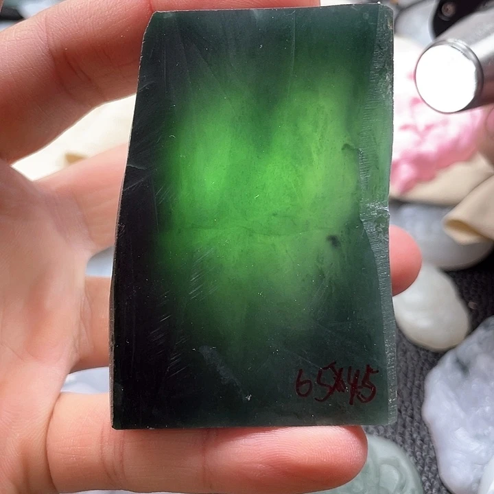 未镶嵌定制翡翠搬****?定制