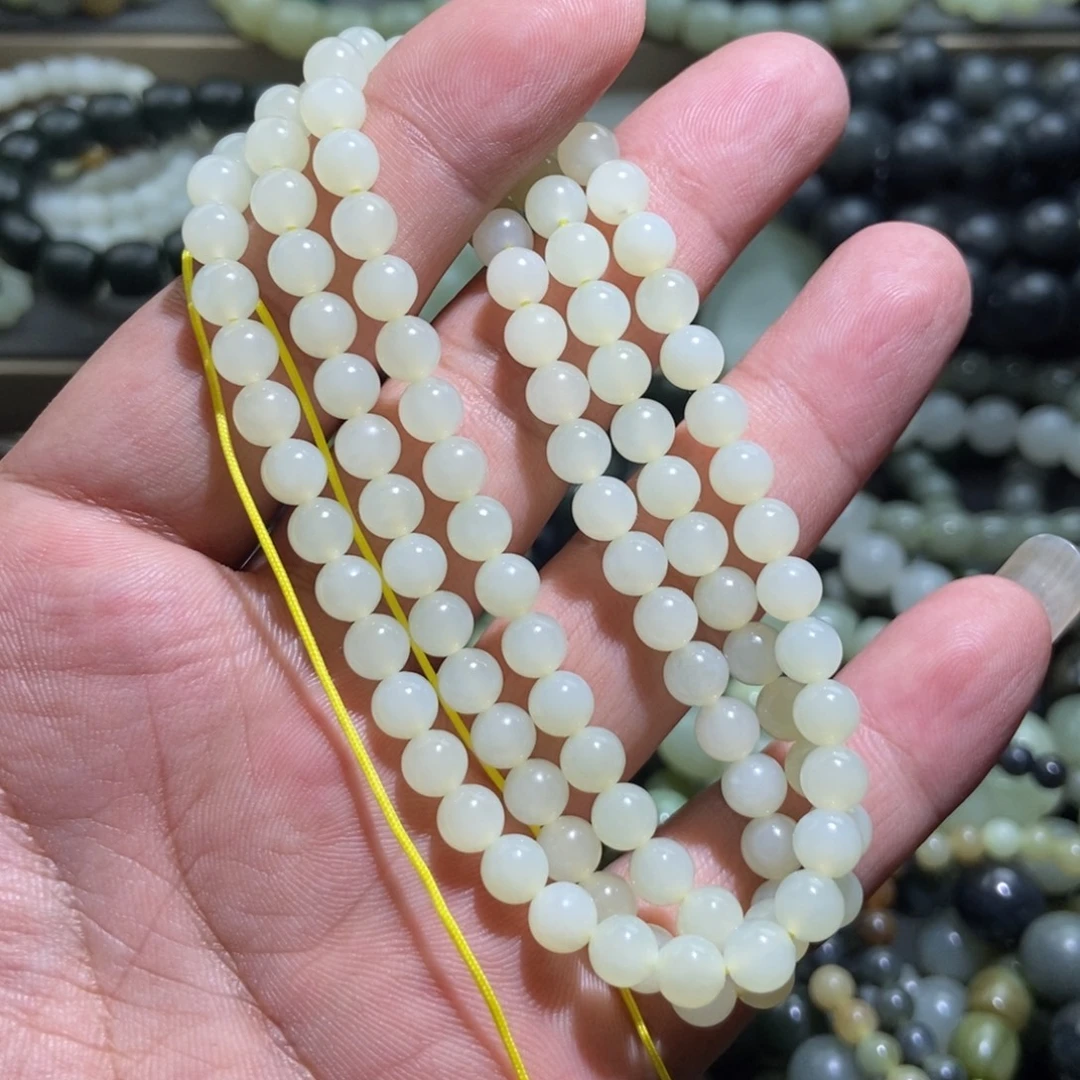 颈饰未镶嵌和田玉（糖玉）