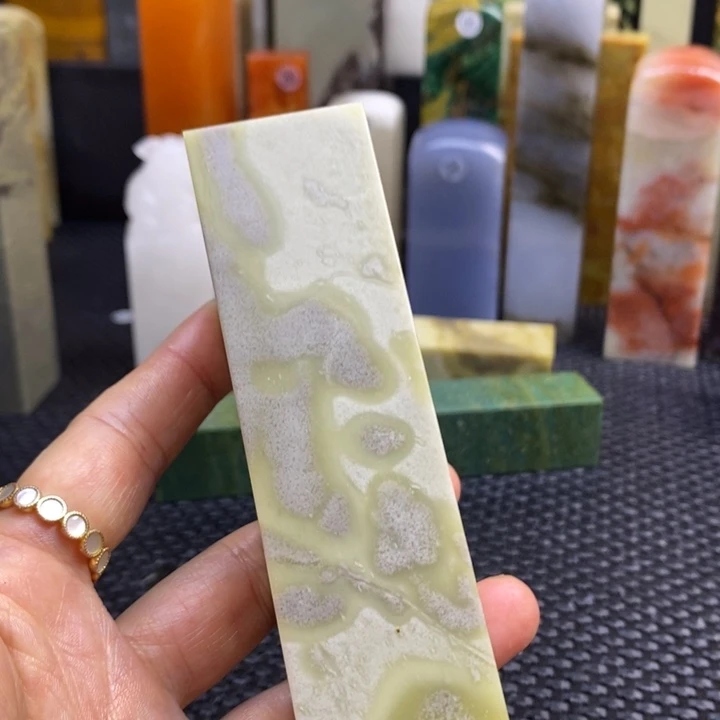 广东石闲***舞青田石印章石