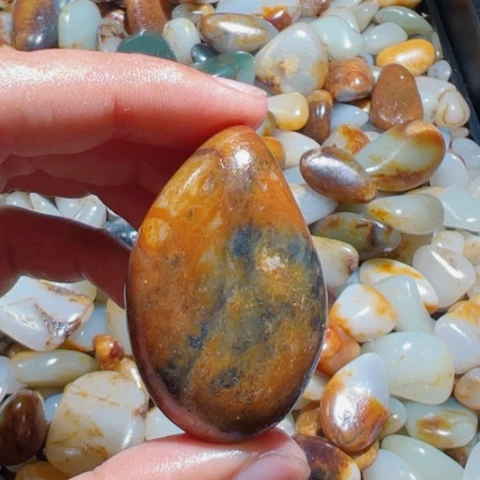 和田玉未镶嵌珠宝奇石44克