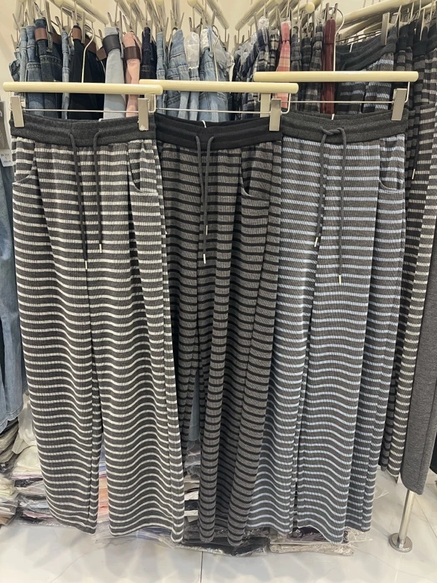 山本风简约韩系慵懒条纹小直筒裤