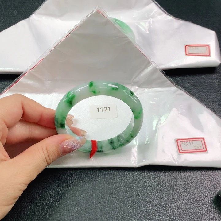 翡翠手镯未镶嵌03。