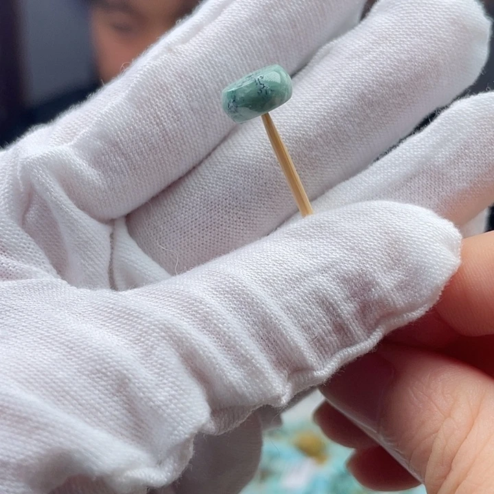 南红玛瑙未镶嵌珠宝奇石