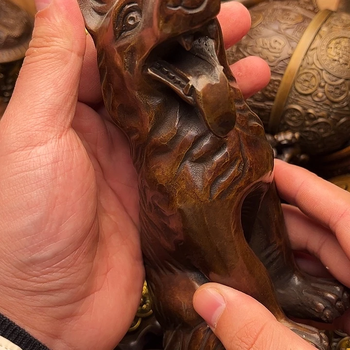 精美铜器做工精湛