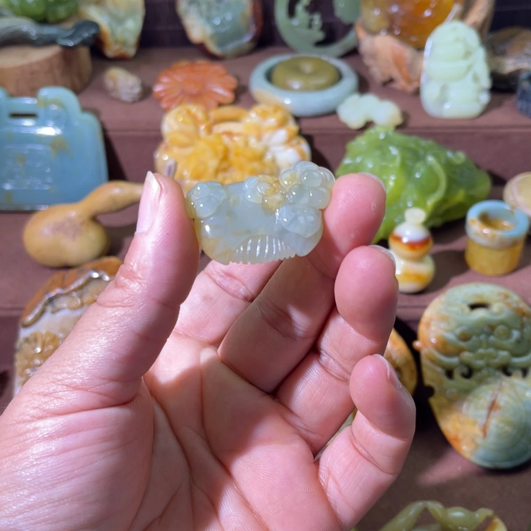 未镶嵌蛇纹石玉颈饰