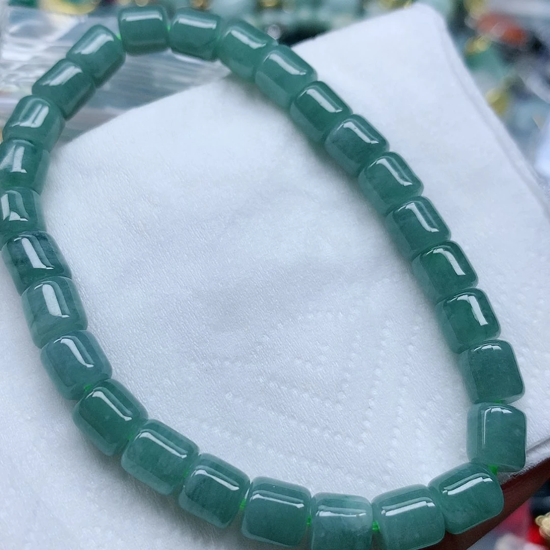 翡翠颈饰未镶嵌手串