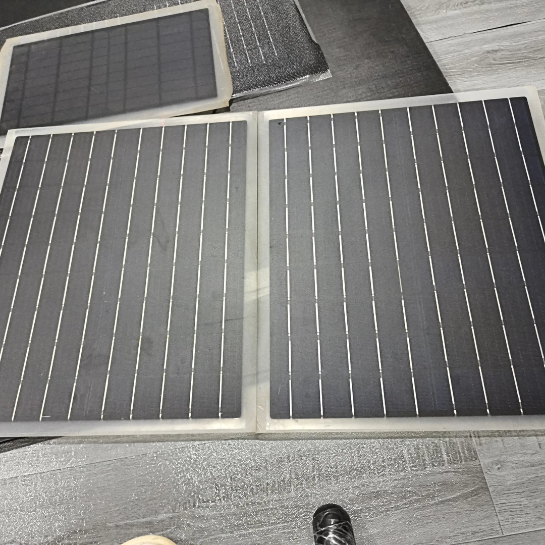 单晶硅9伏太阳能板户外充电微瑕款