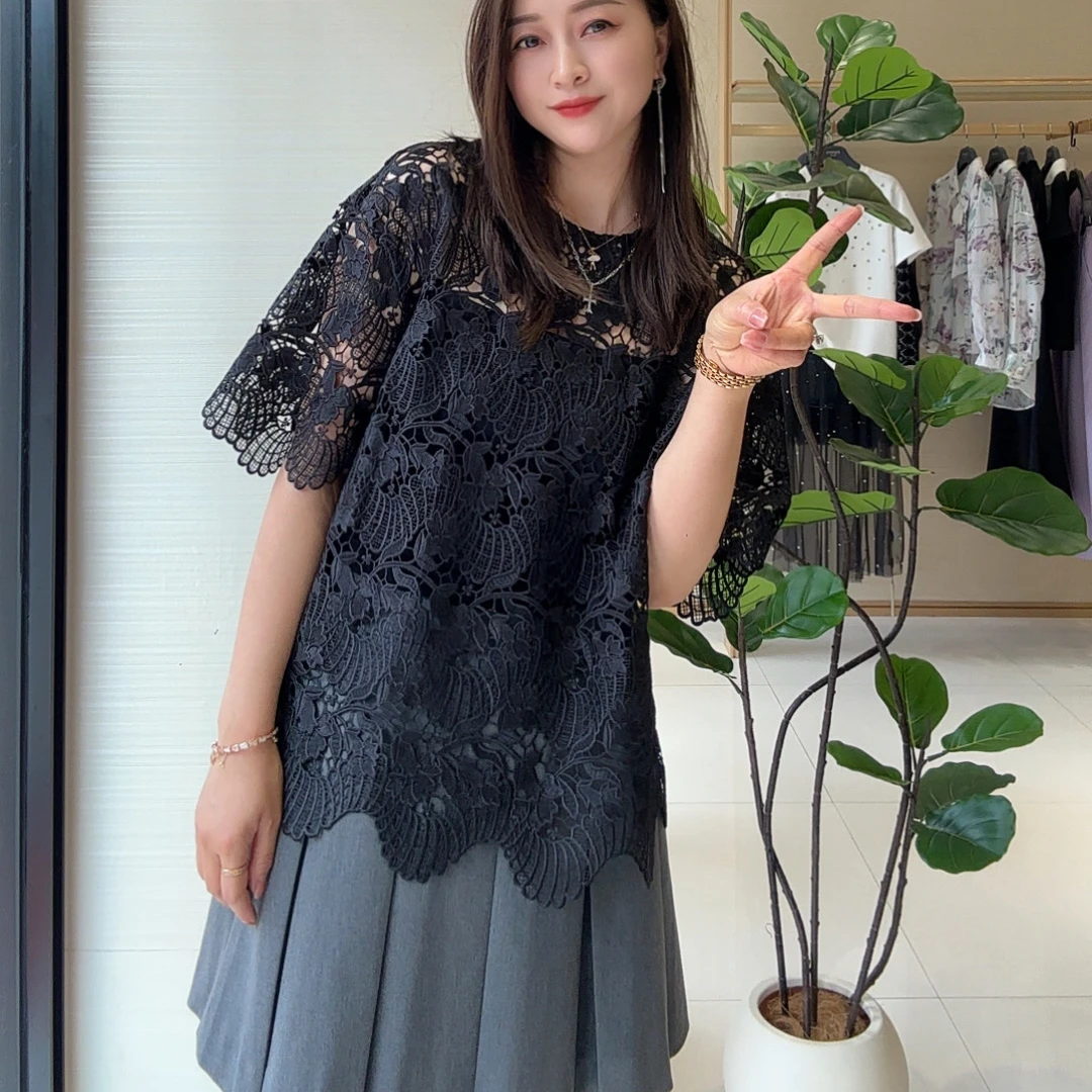 镂空宽松型圆领蕾丝打底衫复古打底显瘦优雅宽松夏季气质