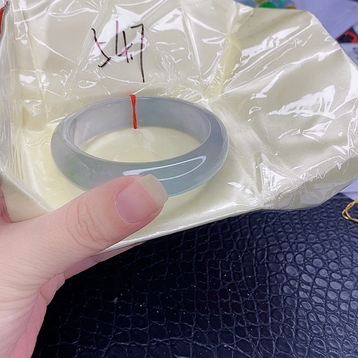 翡翠手镯未镶嵌一图一物实物为准