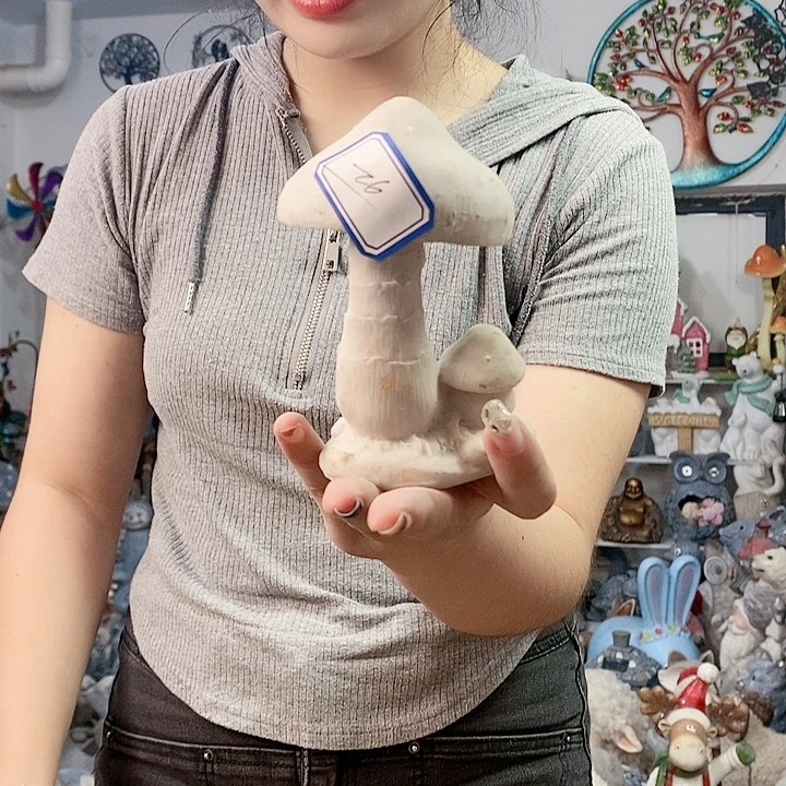 树脂白色号蘑菇摆件