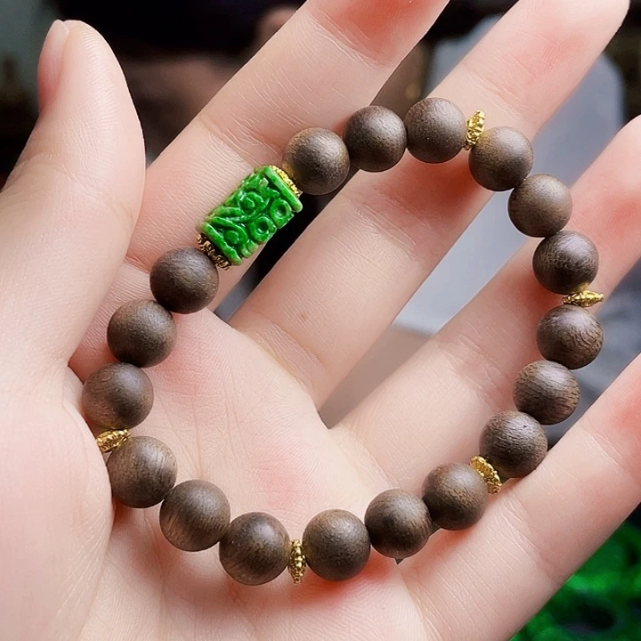 翡翠未镶嵌颈饰多样性