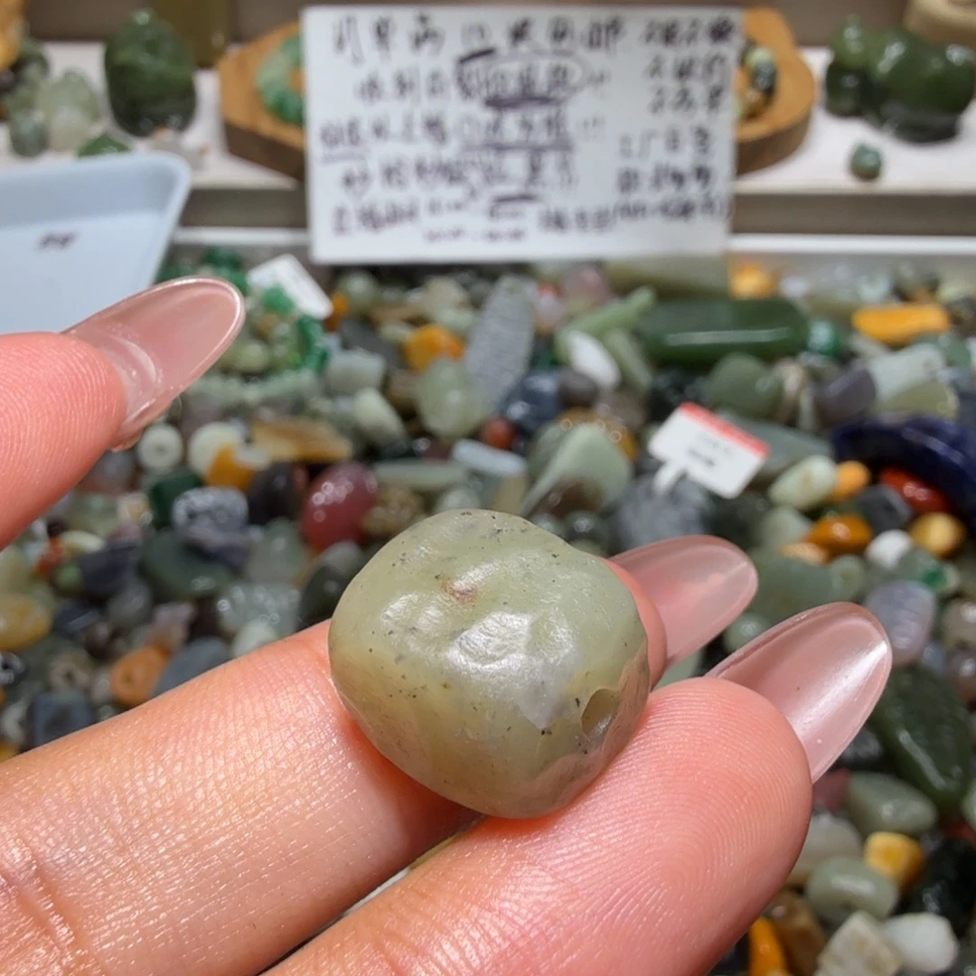 和田玉未镶嵌珠宝奇石