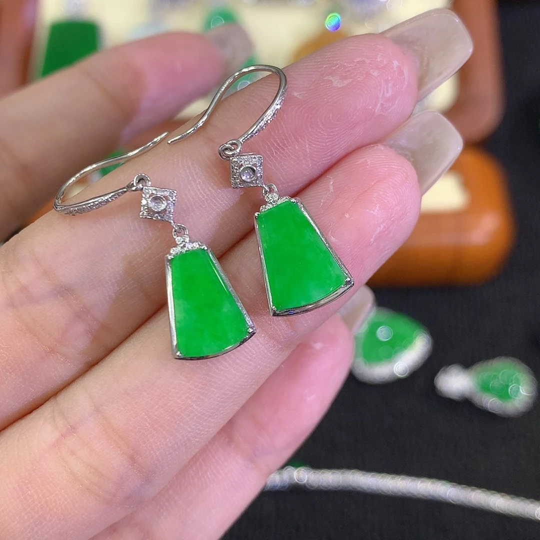 翡翠18K金镶嵌耳饰88888888