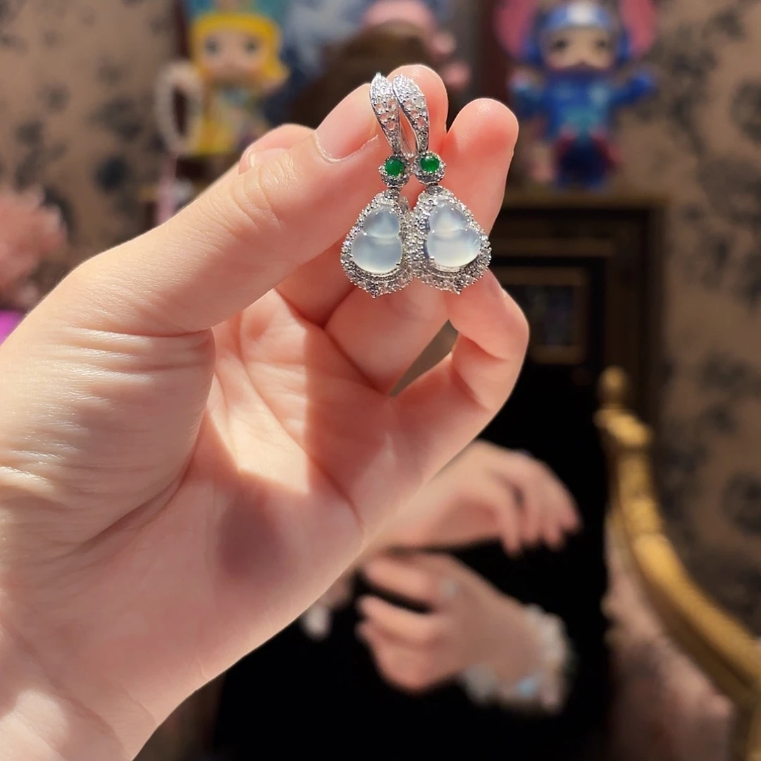 翡翠18K金镶嵌耳饰耳饰