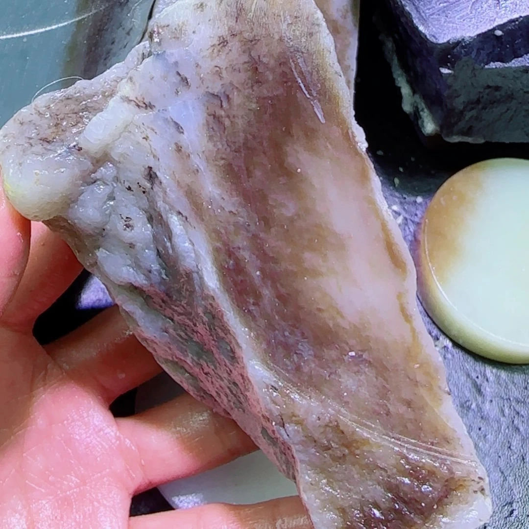 和田玉未镶嵌珠宝半成品