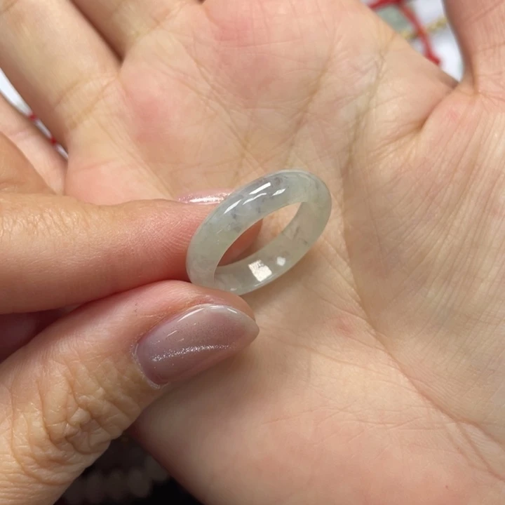 翡翠未镶嵌戒圈89999999