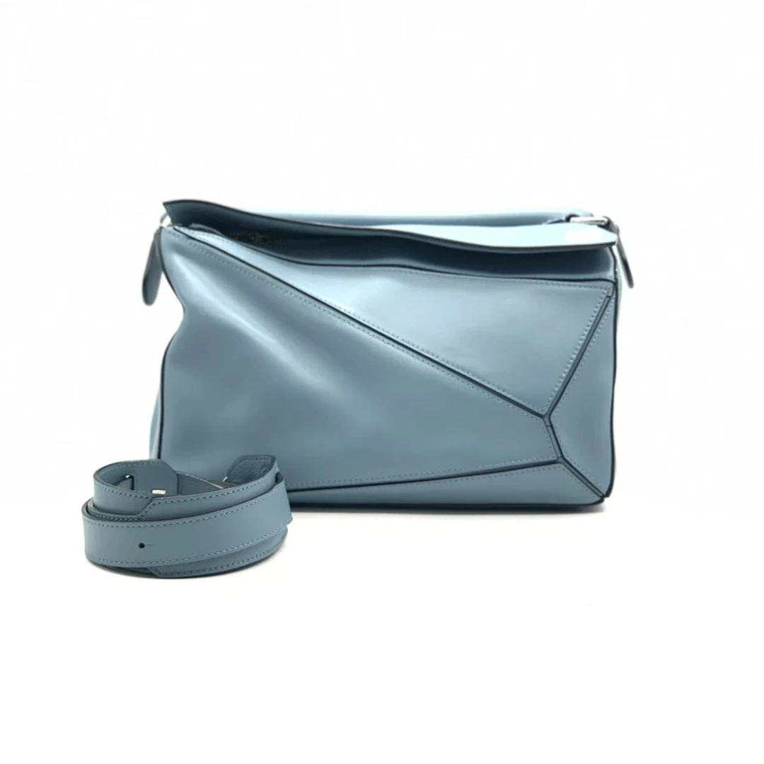 95新 LOEWE/罗意威 蓝色中号puzzle几何包斜挎包