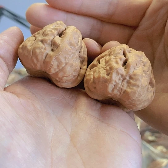【闪购商品】把件文玩核桃40红皮蛤蟆头