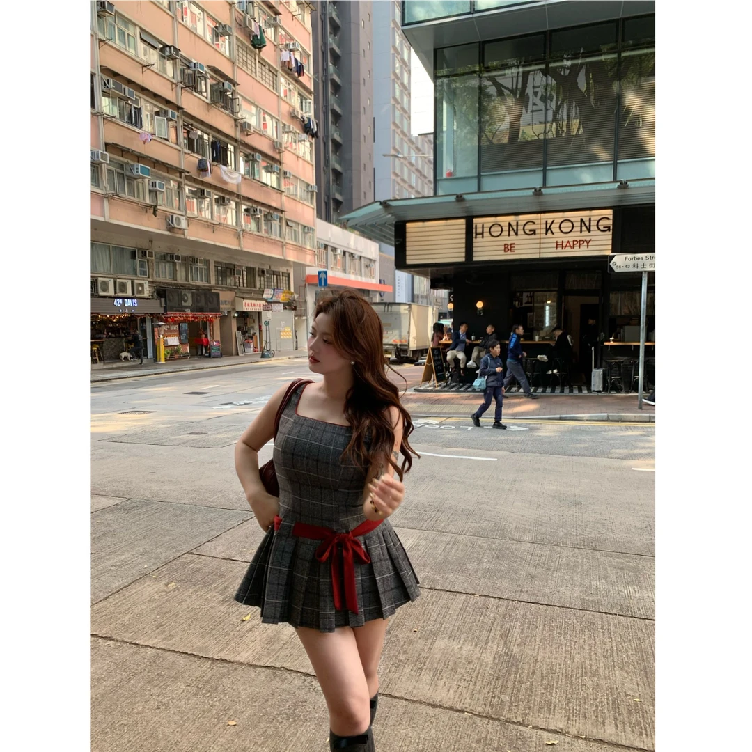 朴萄PUUTAO【撞色辣妹】春季复古辣妹格子吊带百褶连衣裙P243DD308