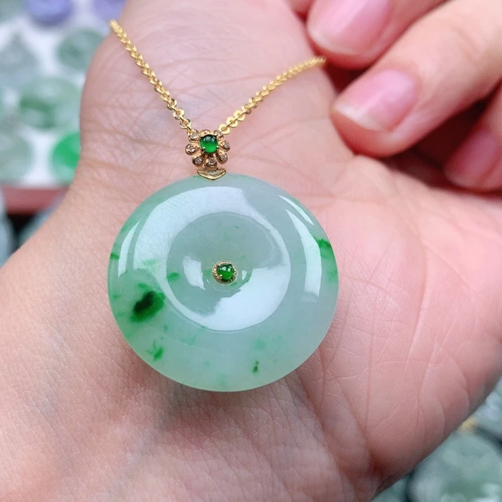 翡翠吊坠(不含链)18K金镶嵌