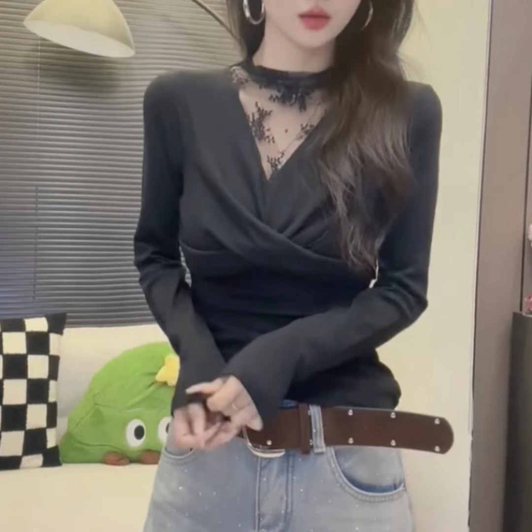 轻奢高级感蕾丝拼接长袖修身显瘦内搭上衣