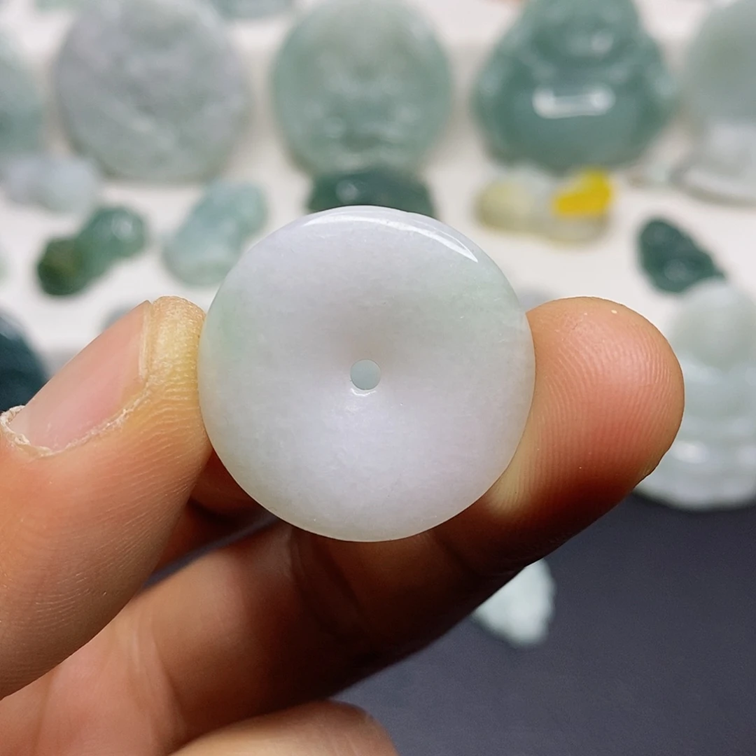 翡翠颈饰未镶嵌吊坠