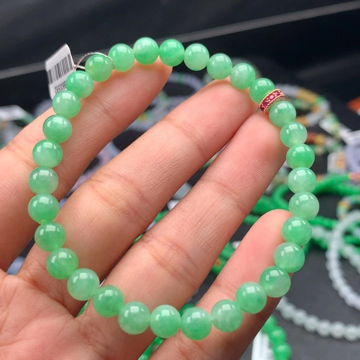 翡翠手镯未镶嵌卡