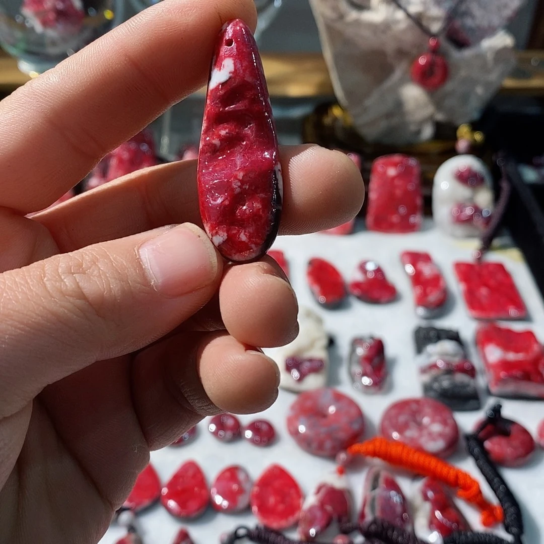 天然辰砂原矿吊坠