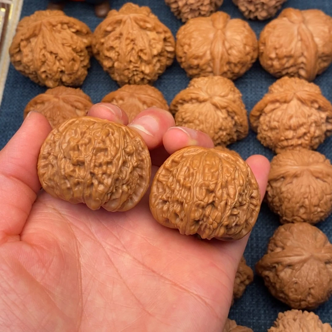 *****文玩核桃把件39闷白