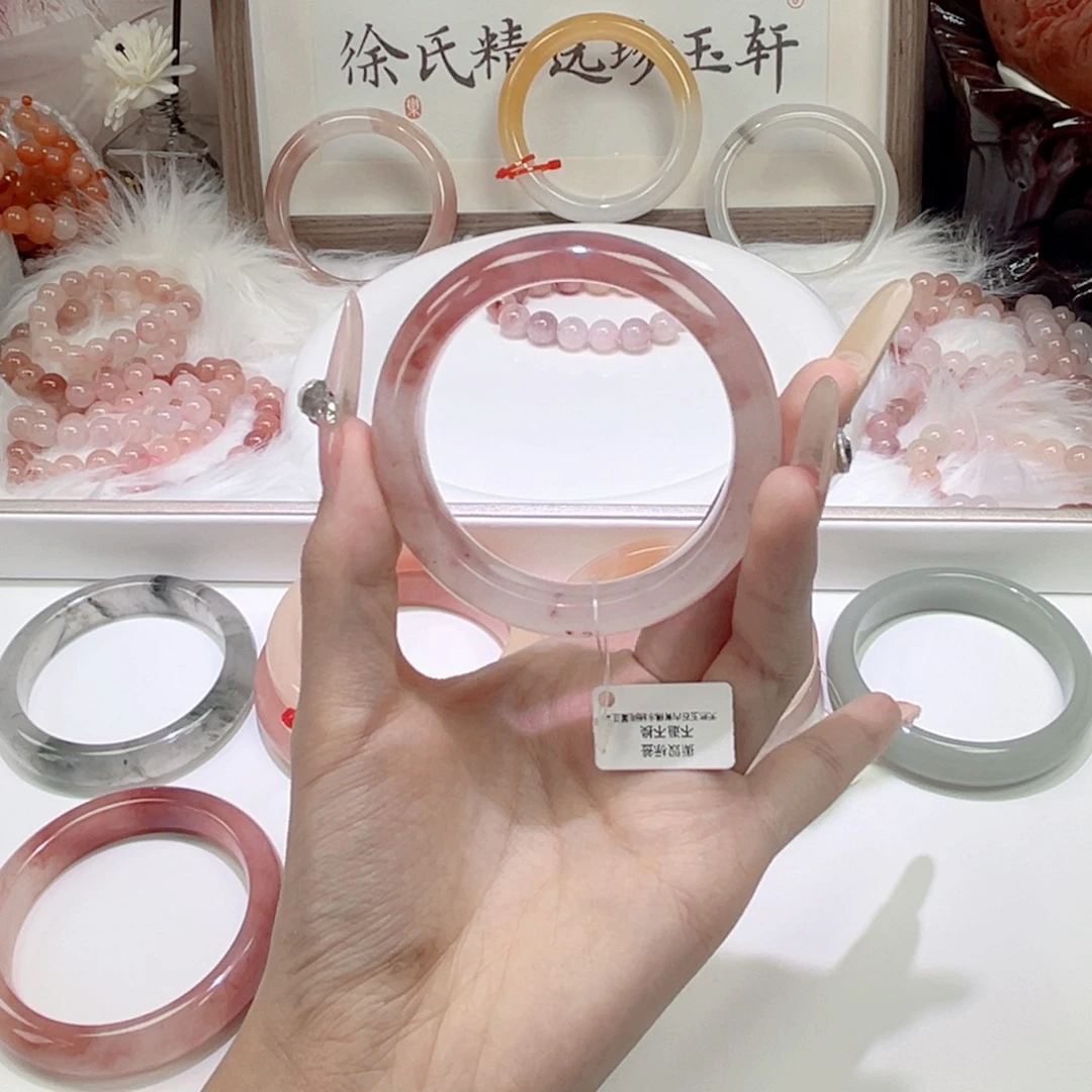 未镶嵌手镯石英质玉果**?