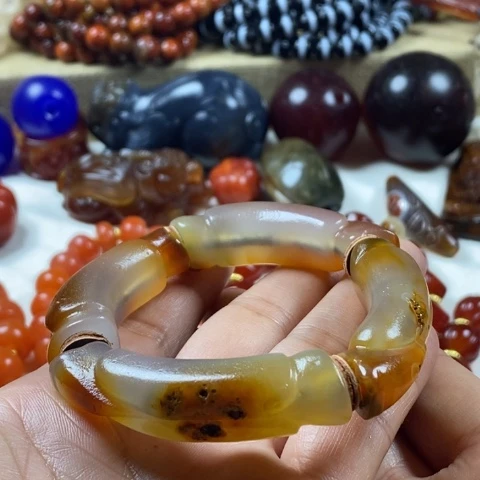 用***4玛瑙/玉髓挂件未镶嵌