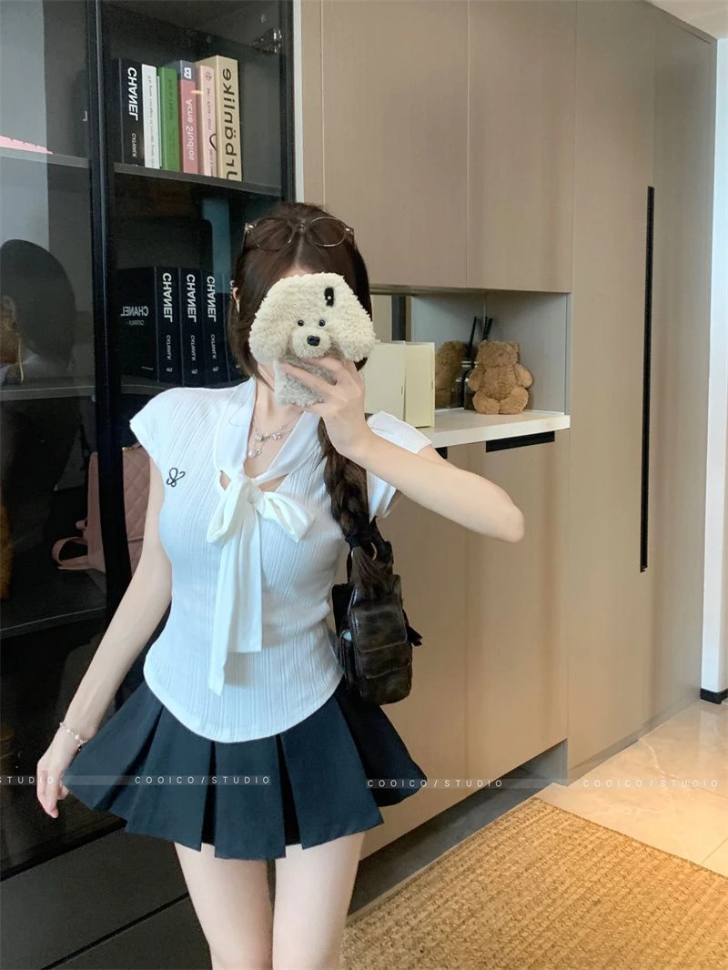 2025夏季韩系V领气质系带显瘦设计感T恤修身蝴蝶结短袖上衣