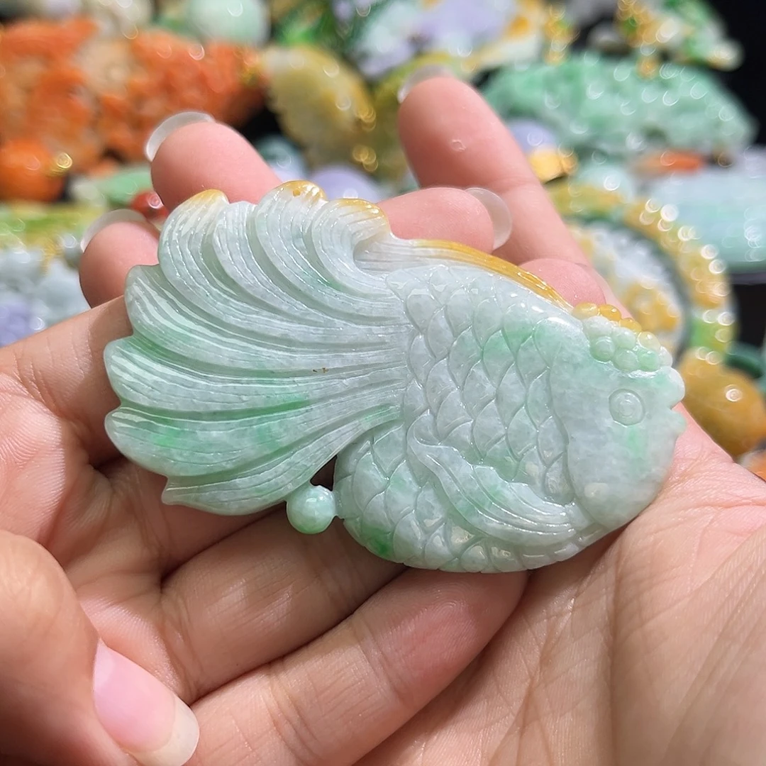 翡翠未镶嵌颈饰待编织