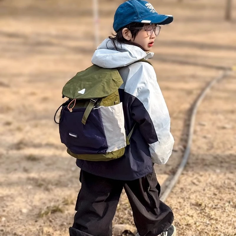 韩版大容量潮酷撞色男孩户外双肩包休闲百搭儿童幼儿园一年级背包