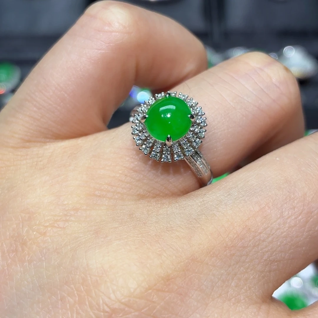 翡翠18K金镶嵌戒指