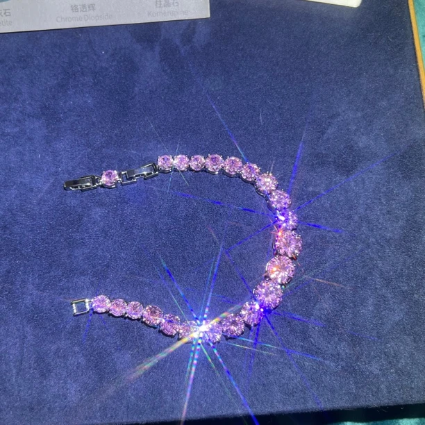【高级珠宝】澳大利亚精品全家福绿荧光粉手链————————
