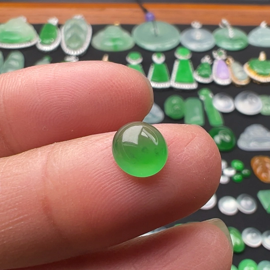 翡翠颈饰未镶嵌蛋7.4