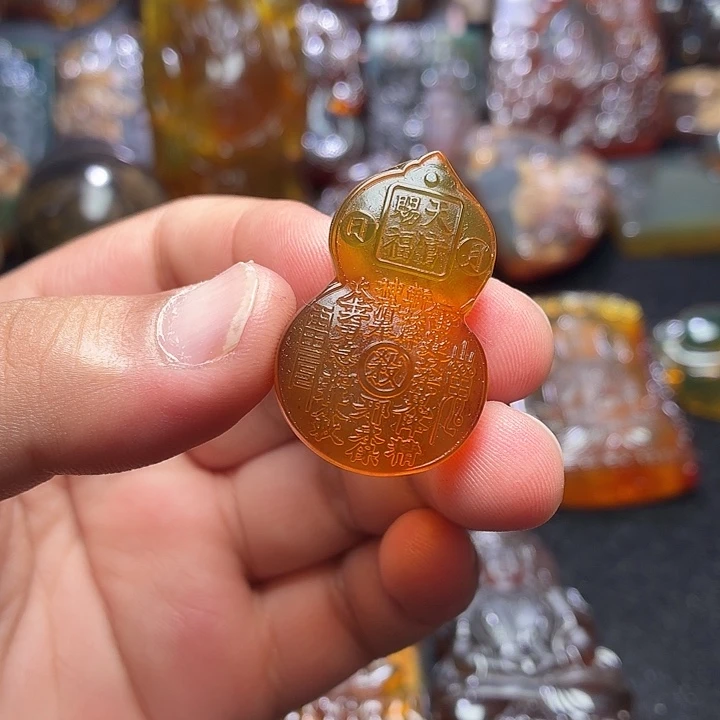 琥珀未镶嵌颈饰122