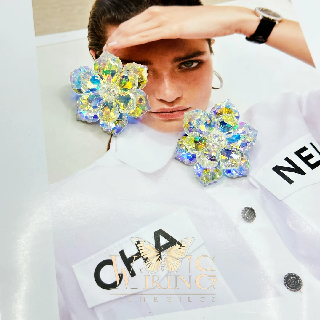 铜合金仿水晶耳饰 王大嘴原创 “彩晶花瓣”奢华手编花朵耳钉A670