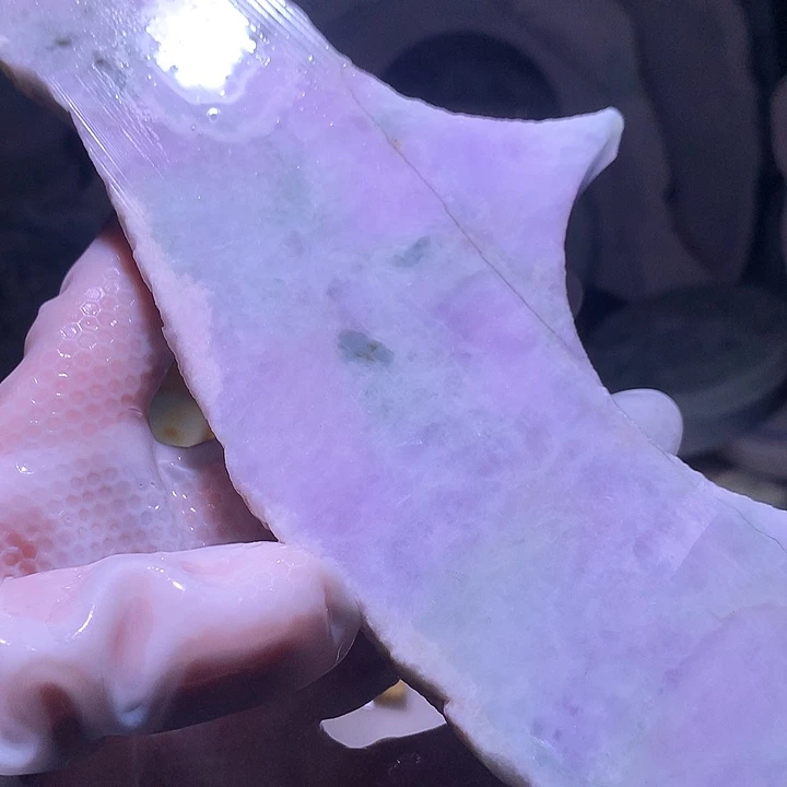 翡翠未镶嵌颈饰边角料