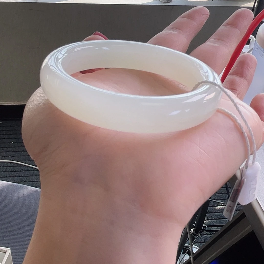 和田玉未镶嵌手镯冰胶糯底荔枝白  底子干净玉化好 开播福利