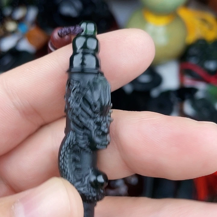 身***范蛇纹石玉未镶嵌手链