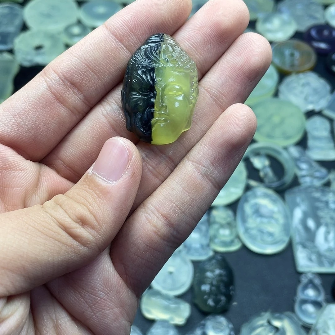 岫玉未镶嵌颈饰一念之间