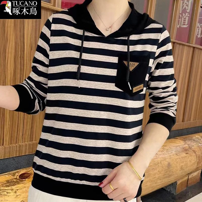 啄木鸟2025年新款连帽长袖上衣大码显瘦春秋季条纹拼色洋气T恤女