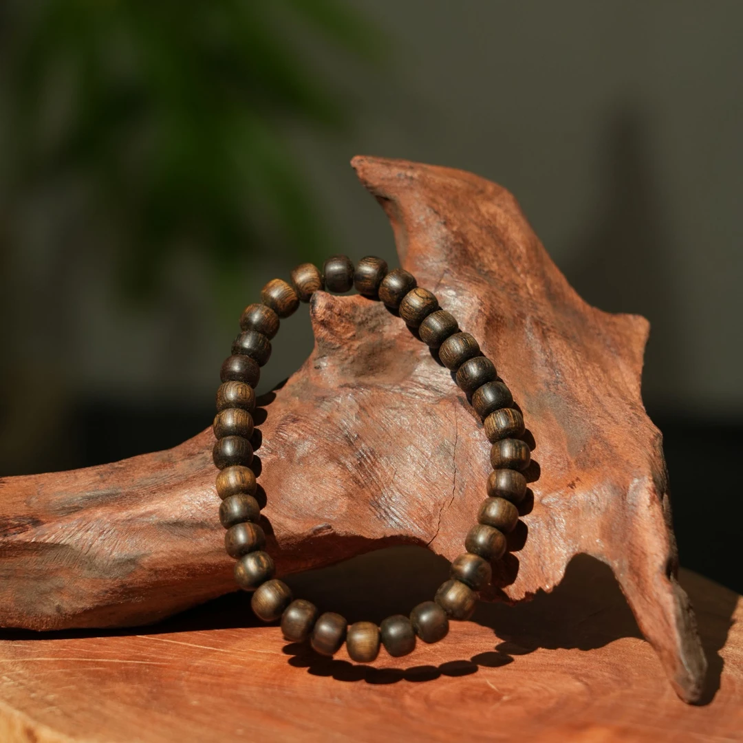 巴布亚沉香满油沉水苹果珠 0.62*0.5  5.28g 250621041 A