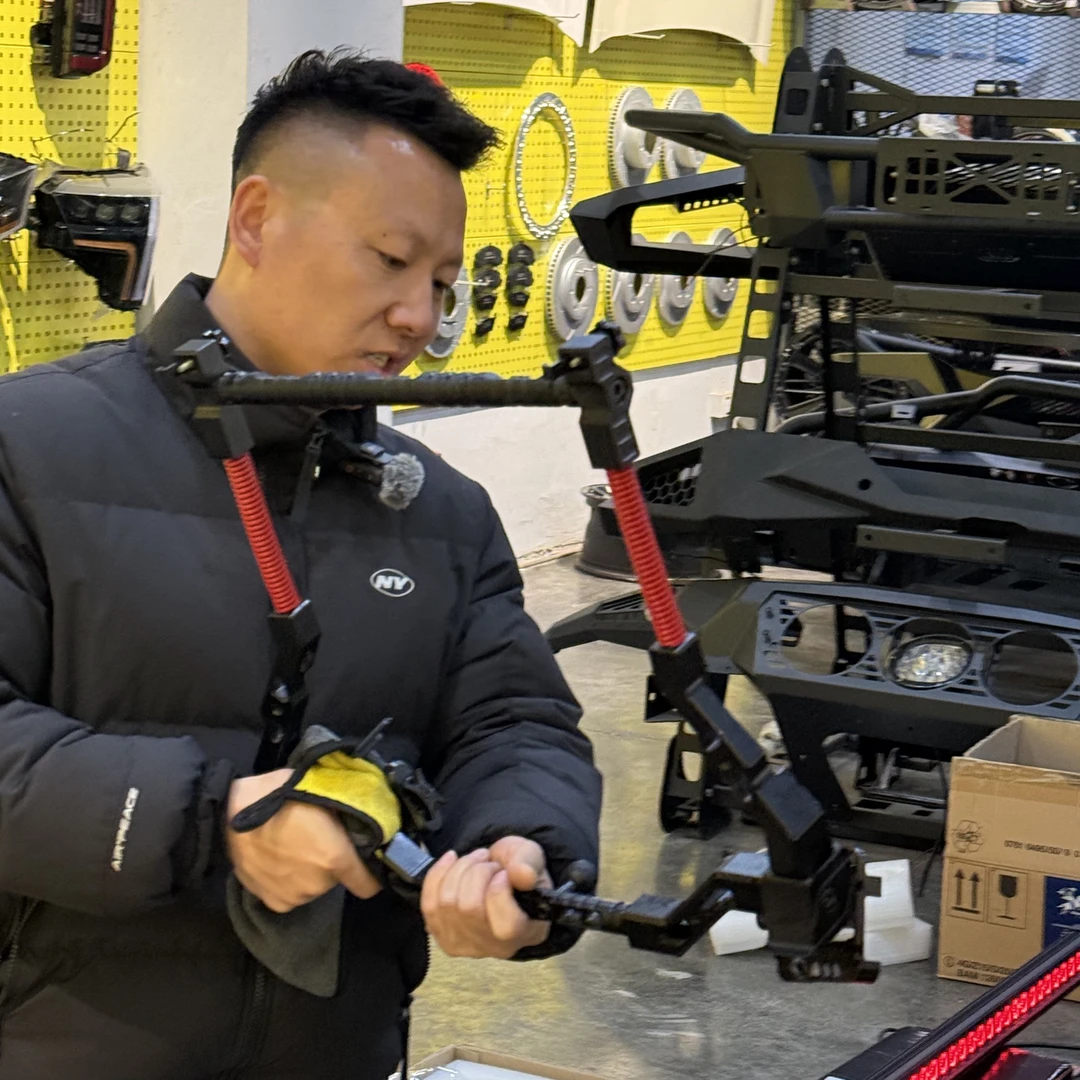 5.7坦途中控手机支架